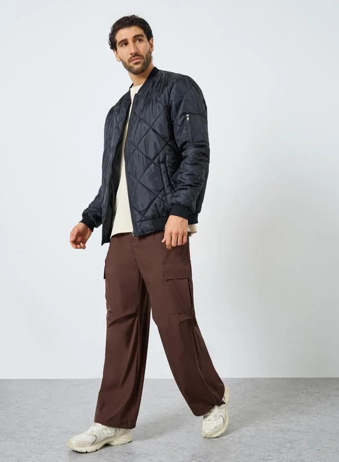 ستايلي بنطال كارجو واسع مزين بكسرات